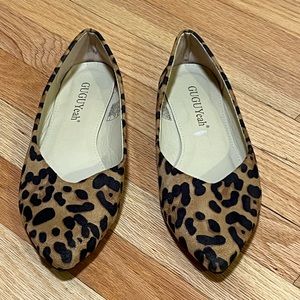 Like new! Leopard print flats. Size 9.